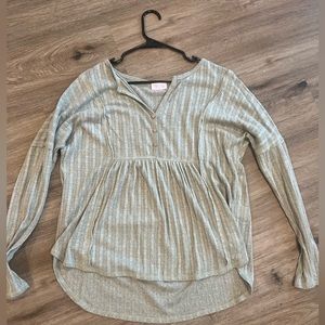 Never worn pink lily long sleeve shirt. Size medium